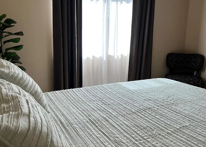 Our Cozy Fully Equipped Сasa de vacaciones *